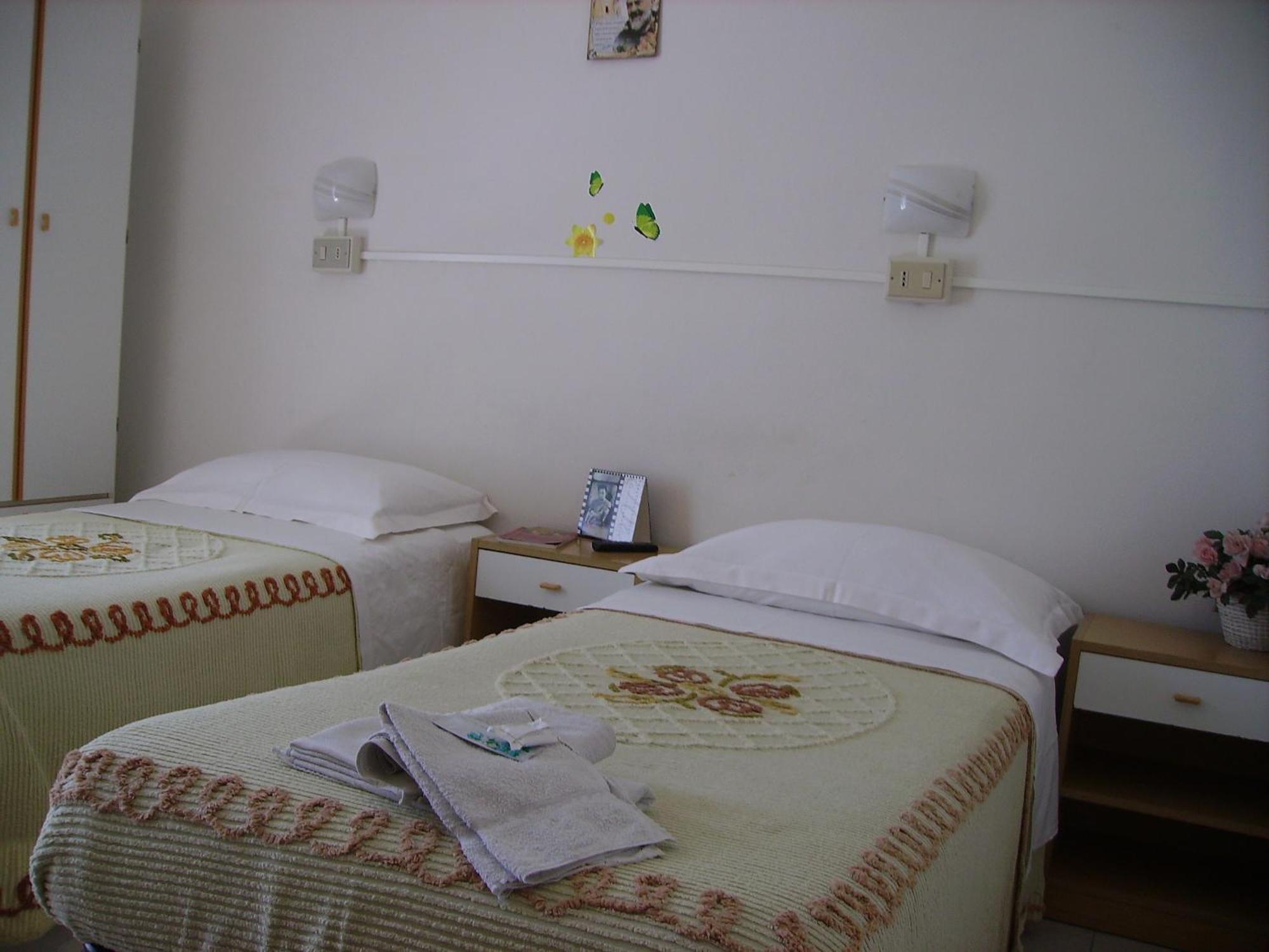 רימיני Albergo Maria Gabriella מראה חיצוני תמונה